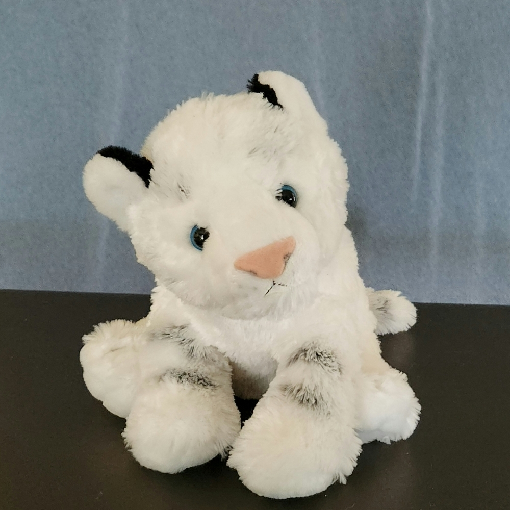 Destination Nation white tiger plush